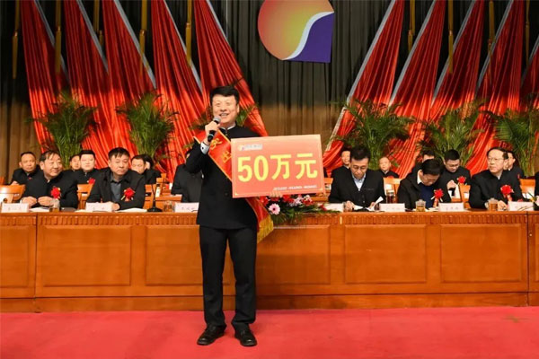 2020年突出贡献奖获得者——胡利峰