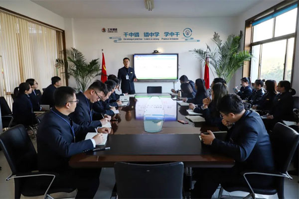 振东集团每次活动结束后立即组织“差距会”