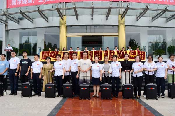 振东集团骨干结对“送你上大学”