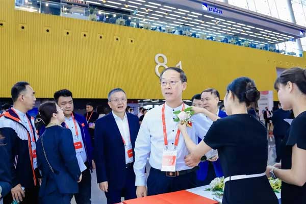 振东制药股份总裁杨连民