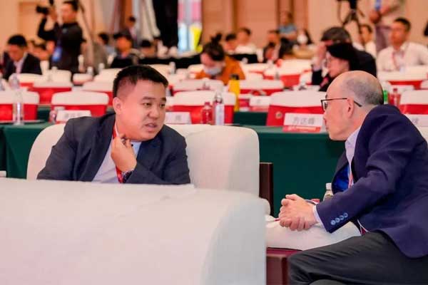 振东制药董事长李昆受邀出席开幕式