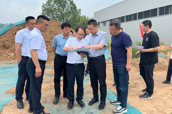 6月6日，上党区委副书记、区长冯丽华走进振东科技园